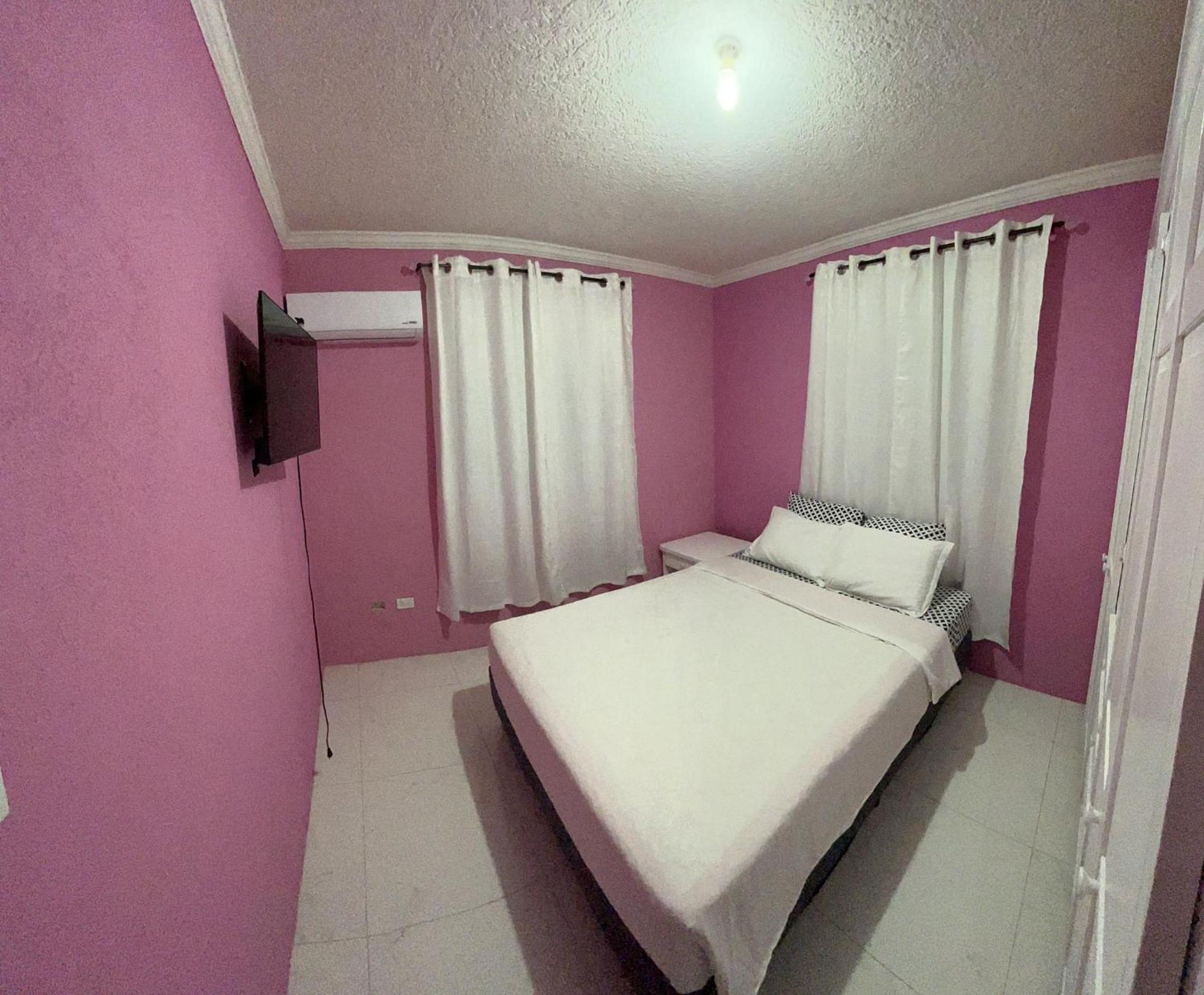 Home Away From Home Christ Church Bagian luar foto